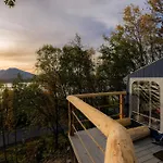 Eira Glamping - Romantic, Ocean View, Fire Pit אתר קמפינג 5*