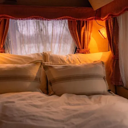 אתר קמפינג Eira Glamping - Romantic, Ocean View, Fire Pit Stornes