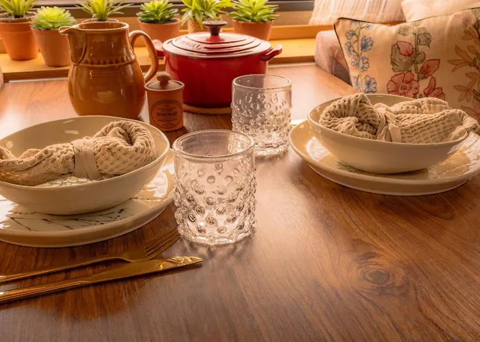 Kemping Eira Glamping - Romantic, Ocean View, Fire Pit Stornes