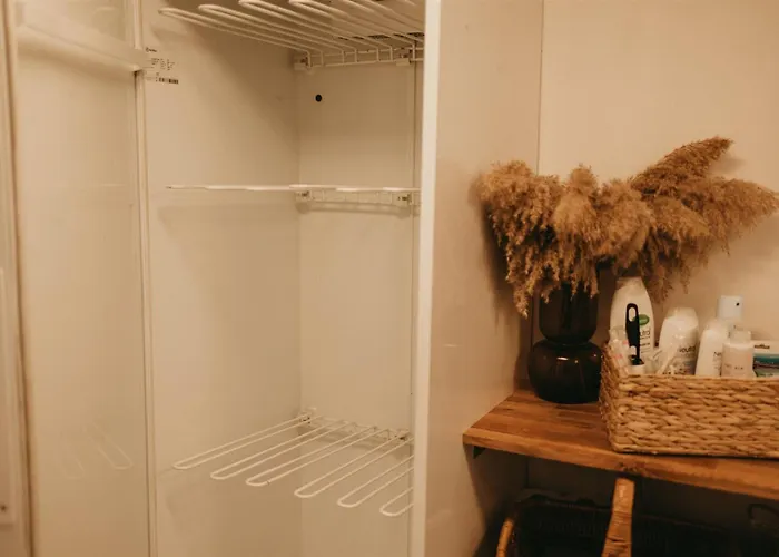 Eira Glamping - Romantic, Ocean View, Fire Pit Kemping